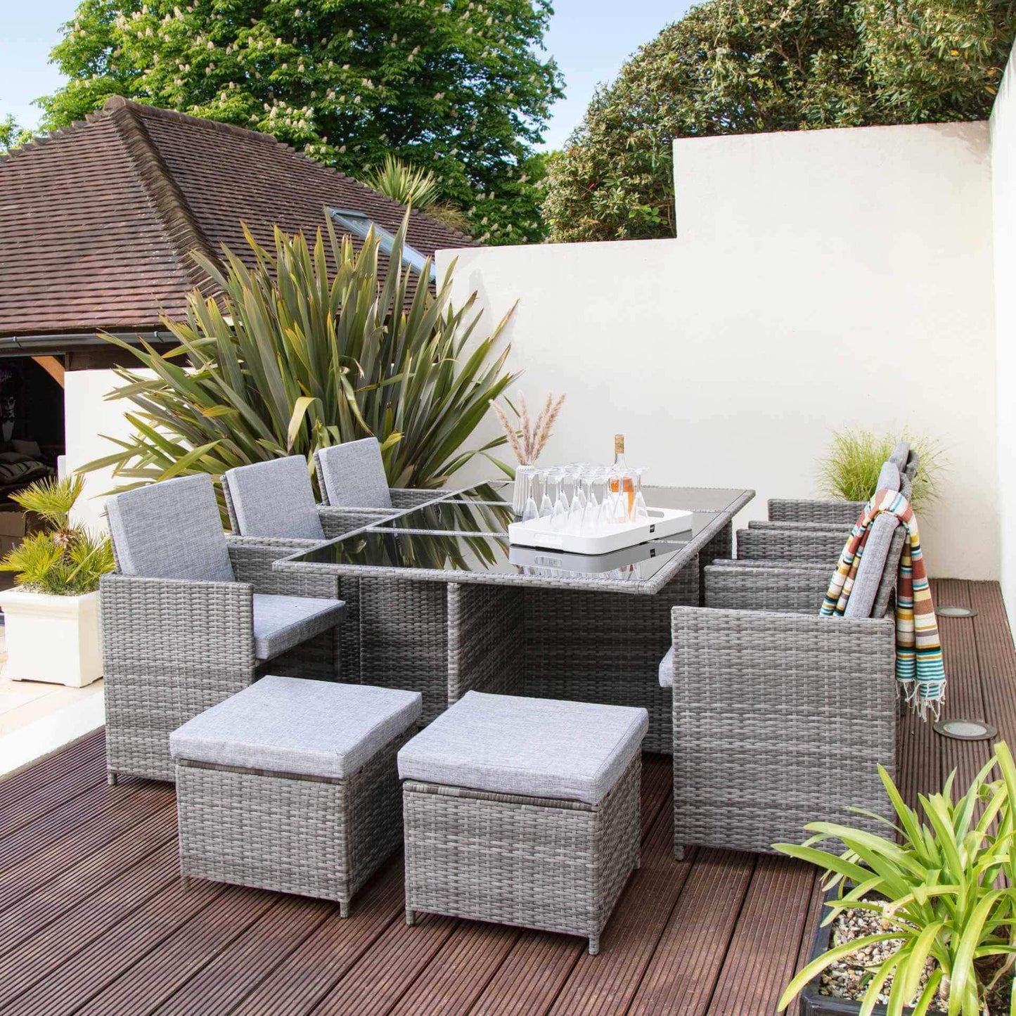 10 Seat Rattan Cube Outdoor Dining Set with Premium Parasol and Parasol Rain Cover - Grey Weave - Laura James