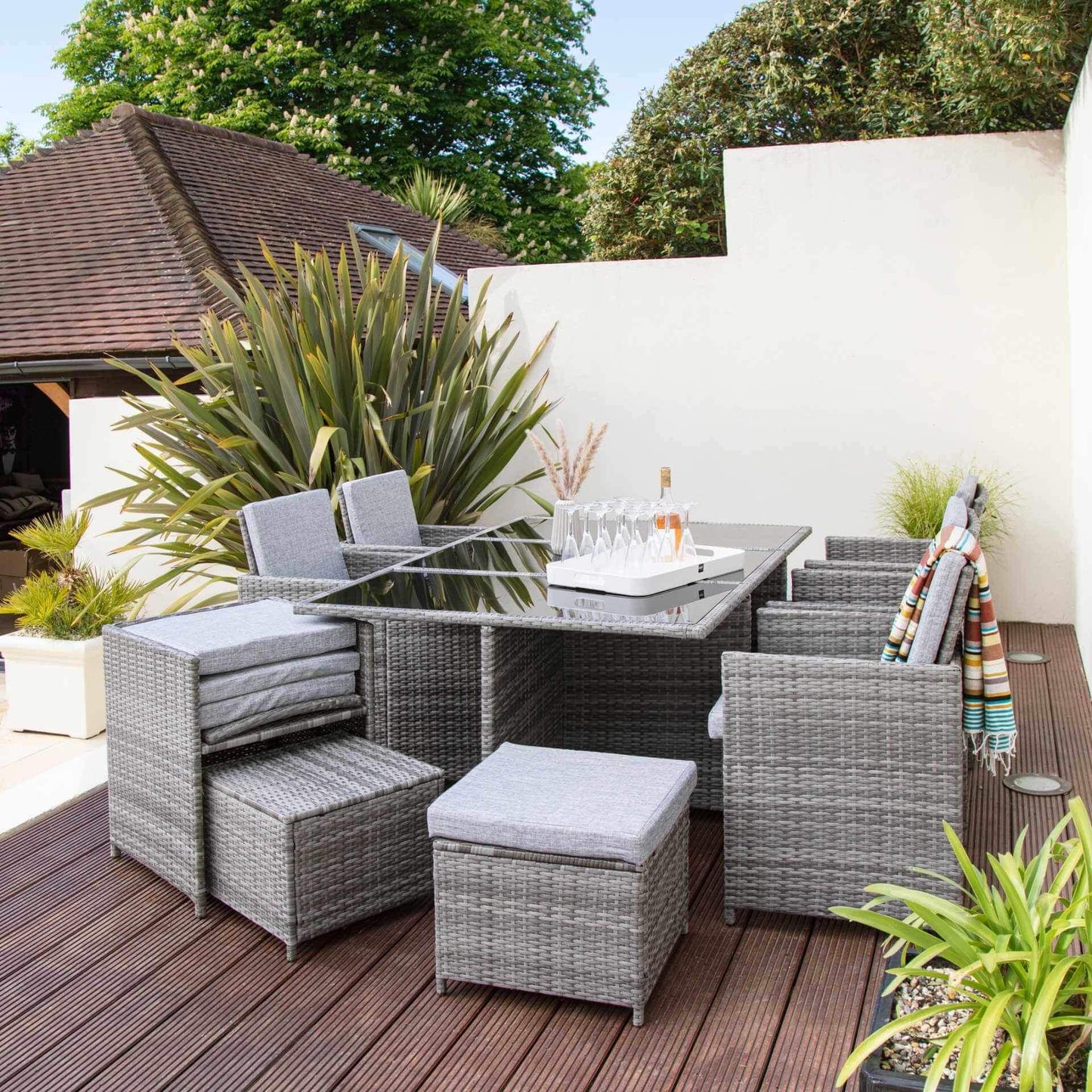 10 Seat Rattan Cube Outdoor Dining Set with Premium Parasol and Parasol Rain Cover - Grey Weave - Laura James