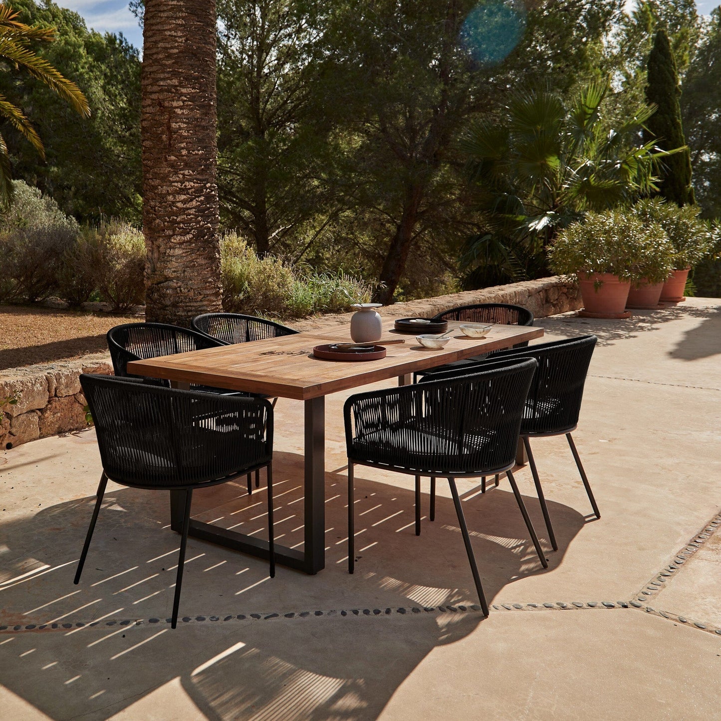 Hali 6 Seater Wooden Outdoor Dining Set with Hali Black Chairs & Grey Lean Over Parasol - 175cm