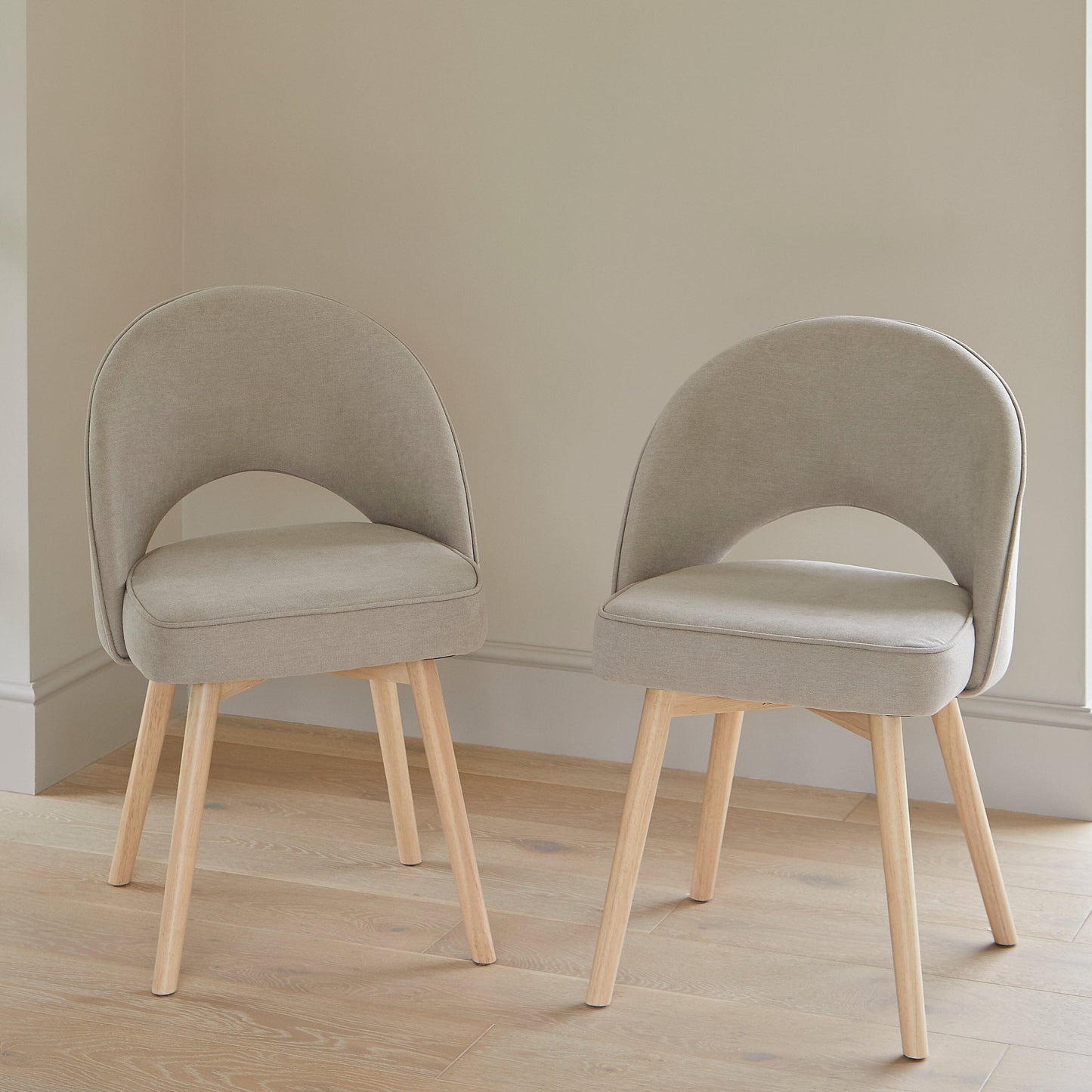 Marilyn-soft-beige-whitewash-legs-dining-chair