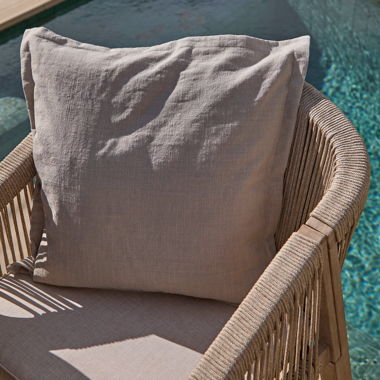 Shiro 120cm Round Table and 4x Nala Dining Chairs - Laura James