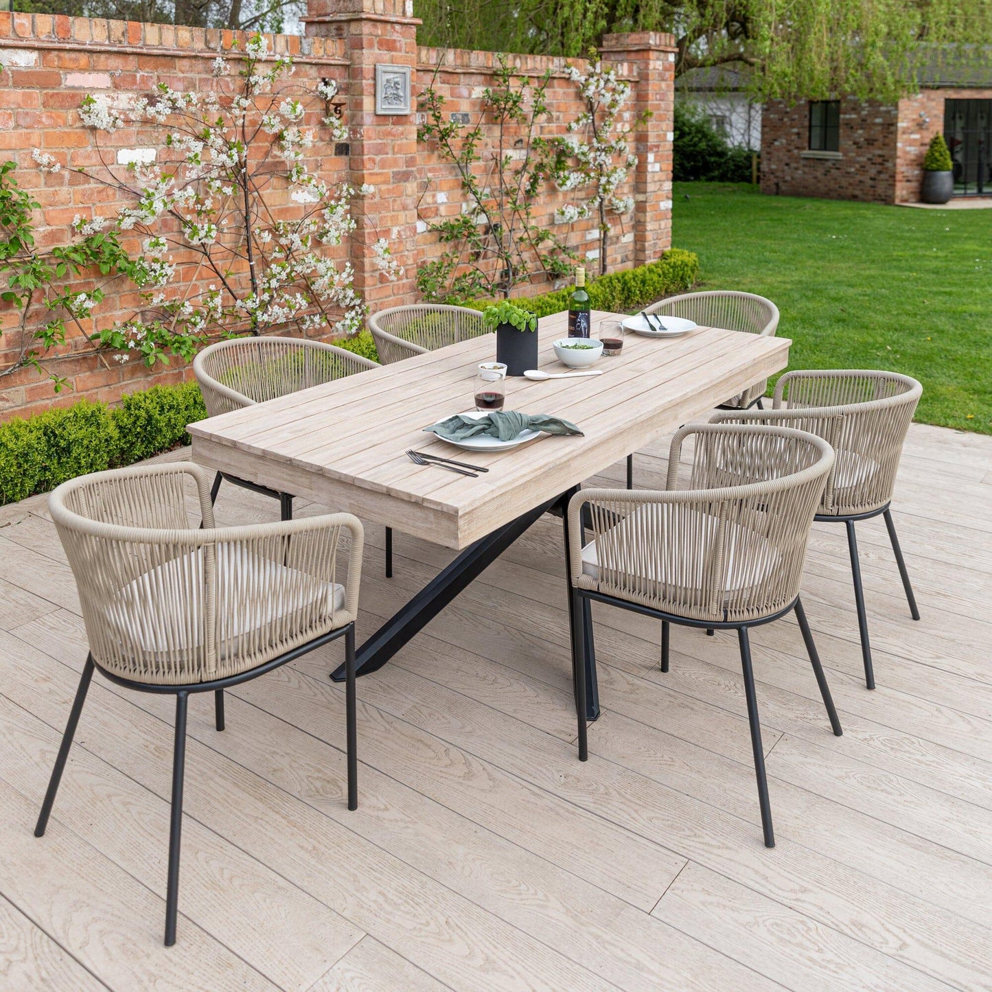 Amelia Dining Table 6 Hali Chairs Natural Garden Dining
