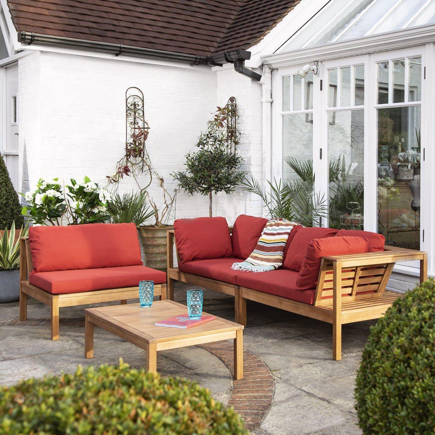 Dakota outdoor sofa set with grey LED premium parasol - acacia wood