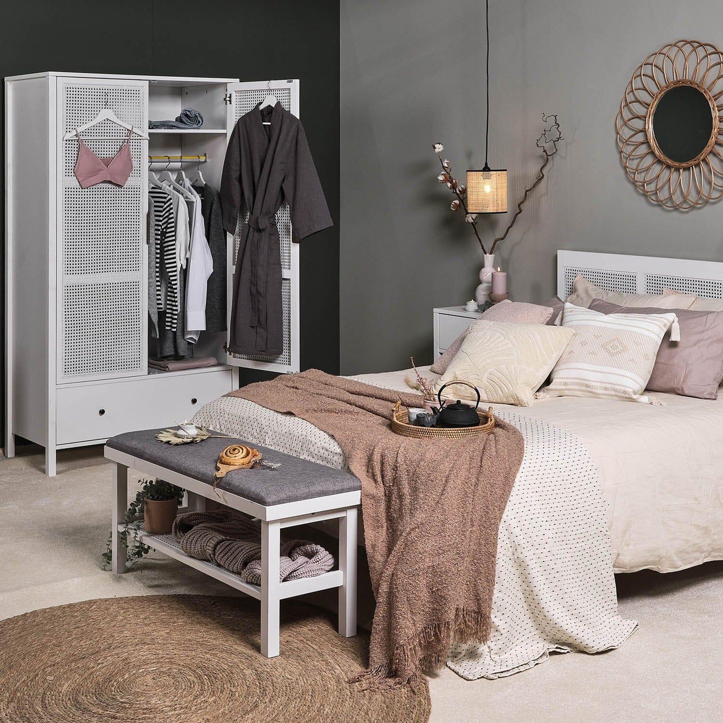 Heaton 150cm Round Seagrass Rug - Natural - Laura James