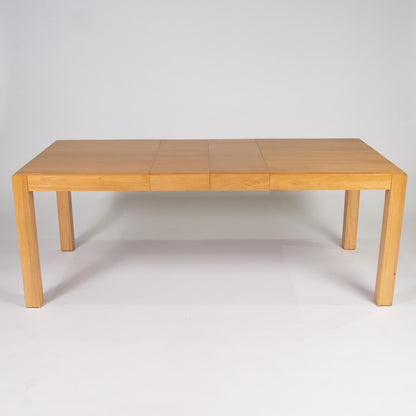 Magnus extendable dining table - oak