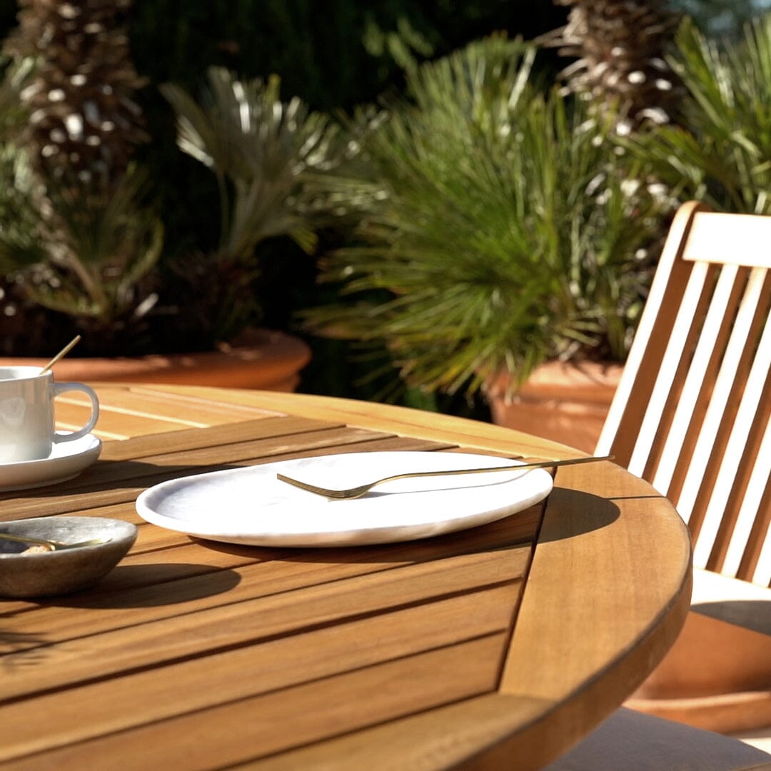 Ashby 4 Seater Round Wooden Garden Dining Set With Cream Parasol - 100cm