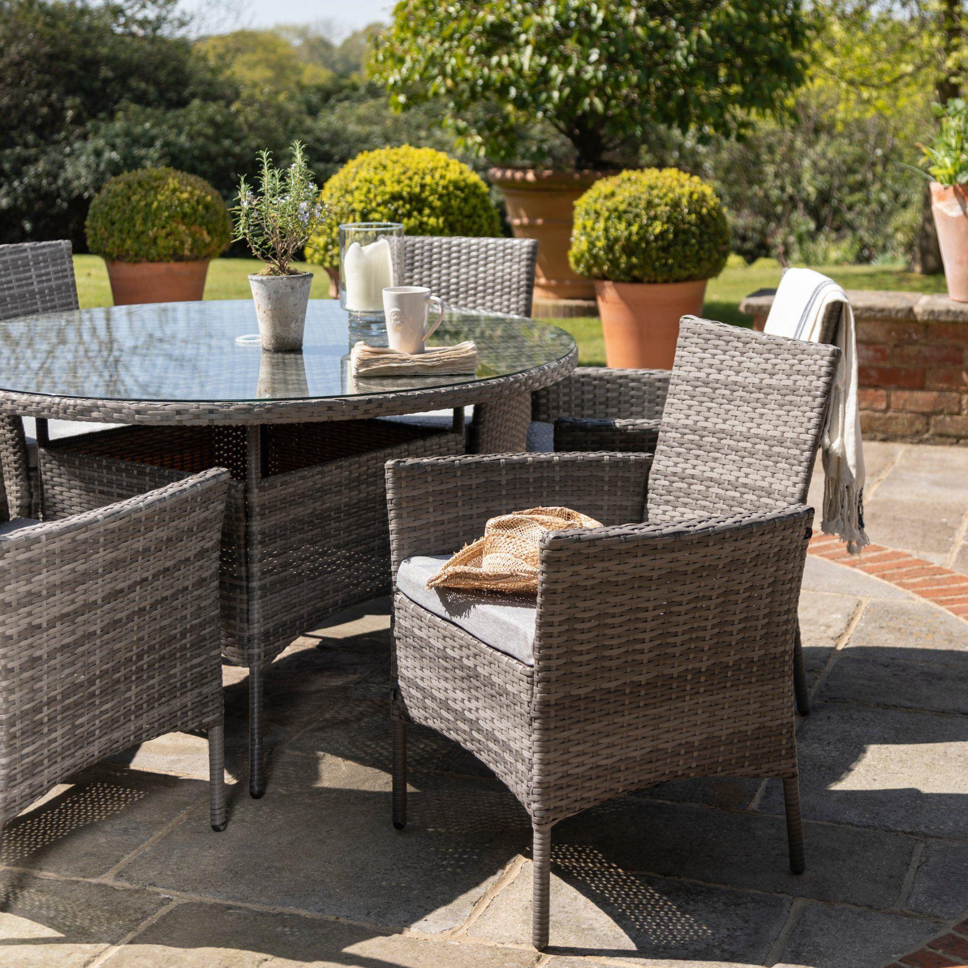 6 Seater Rattan Round Dining Set with Parasol - Rattan Garden Furniture - Grey - Laura James