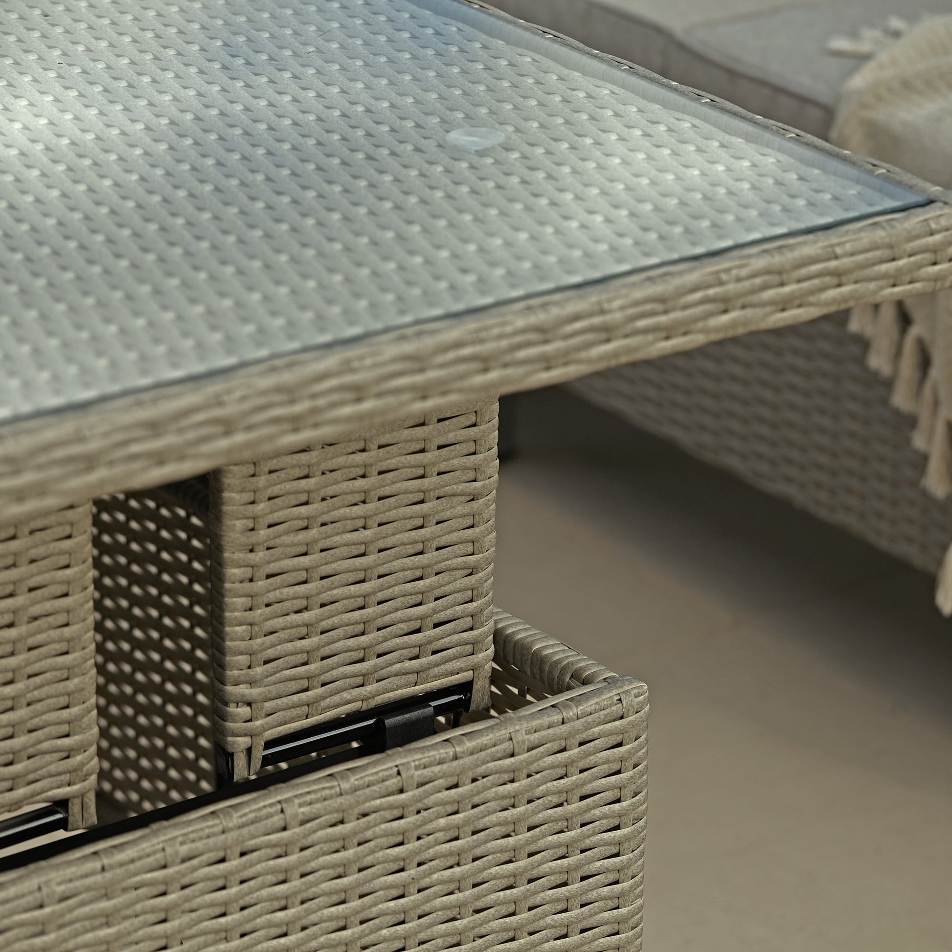 Aria Rattan Garden Raising Table - Laura James 