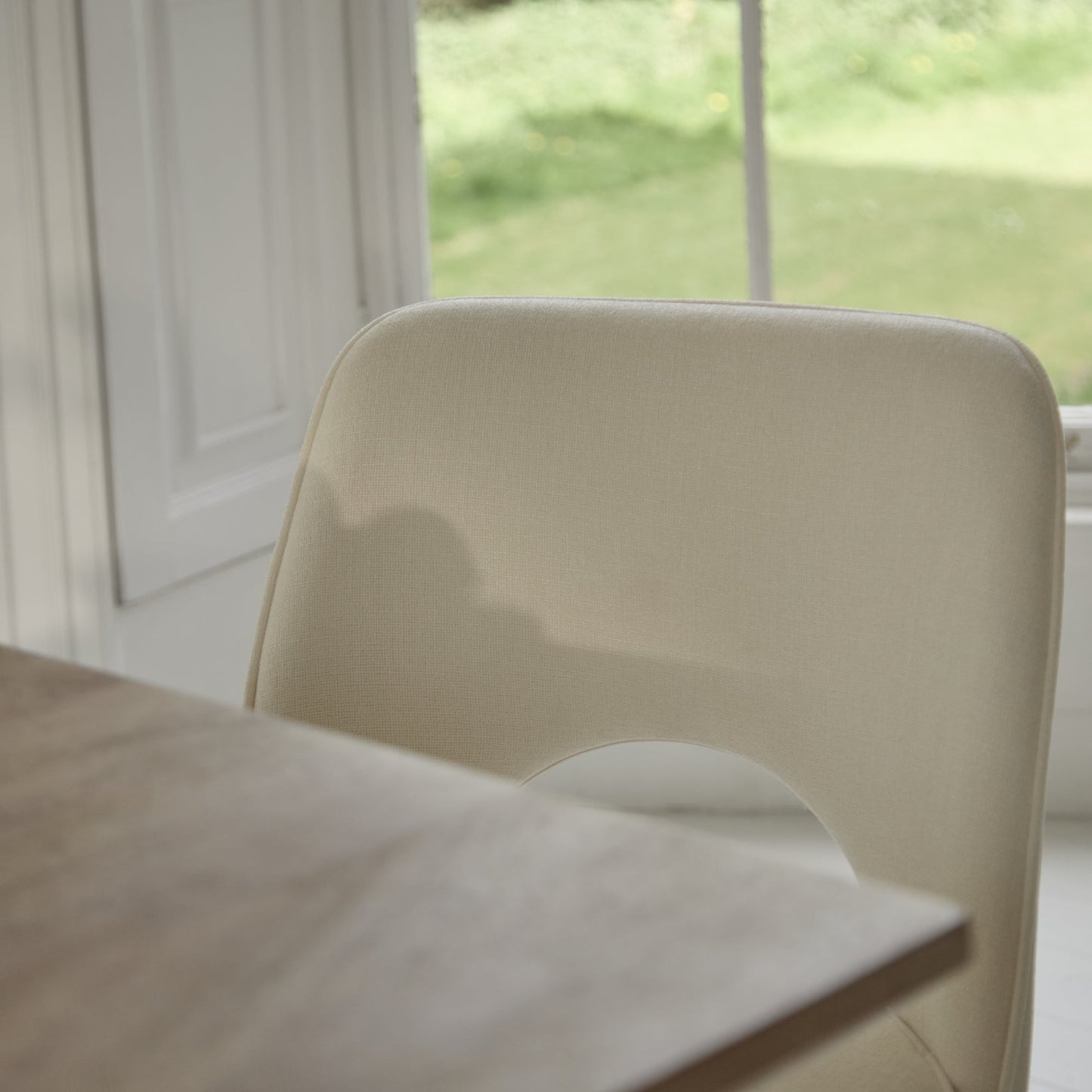 Atlas 160cm Chalked Mango Wood Dining Table Set - 6 Seater - Dolly Dining Chairs - Oyster White - Black Legs - Laura James