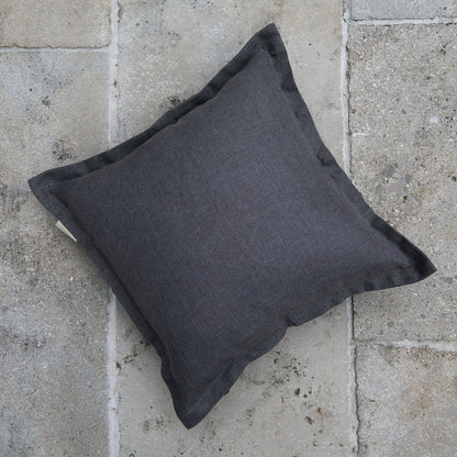 Outdoor_cushion_garden