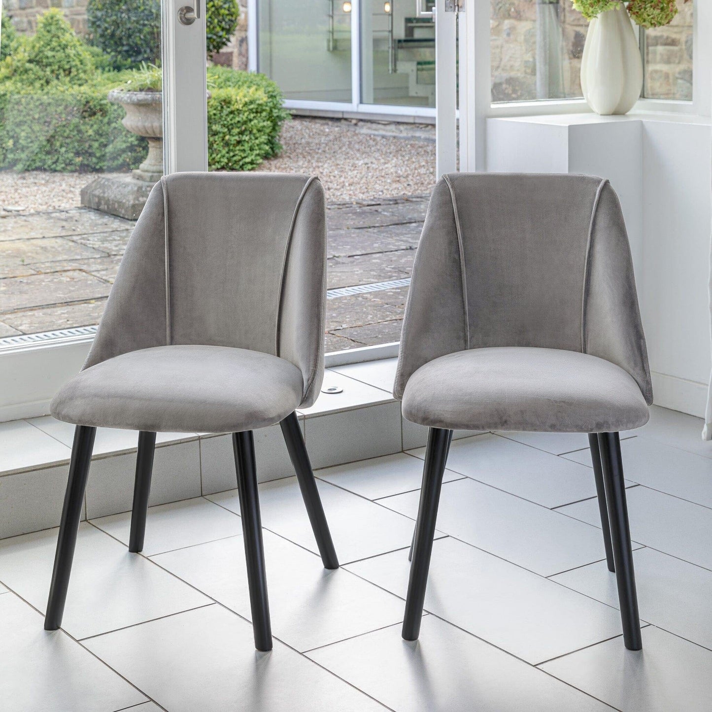 Amelia Black Extendable Dining Table Set - 6 Seater - Freya Grey Dining Chairs - Black Legs