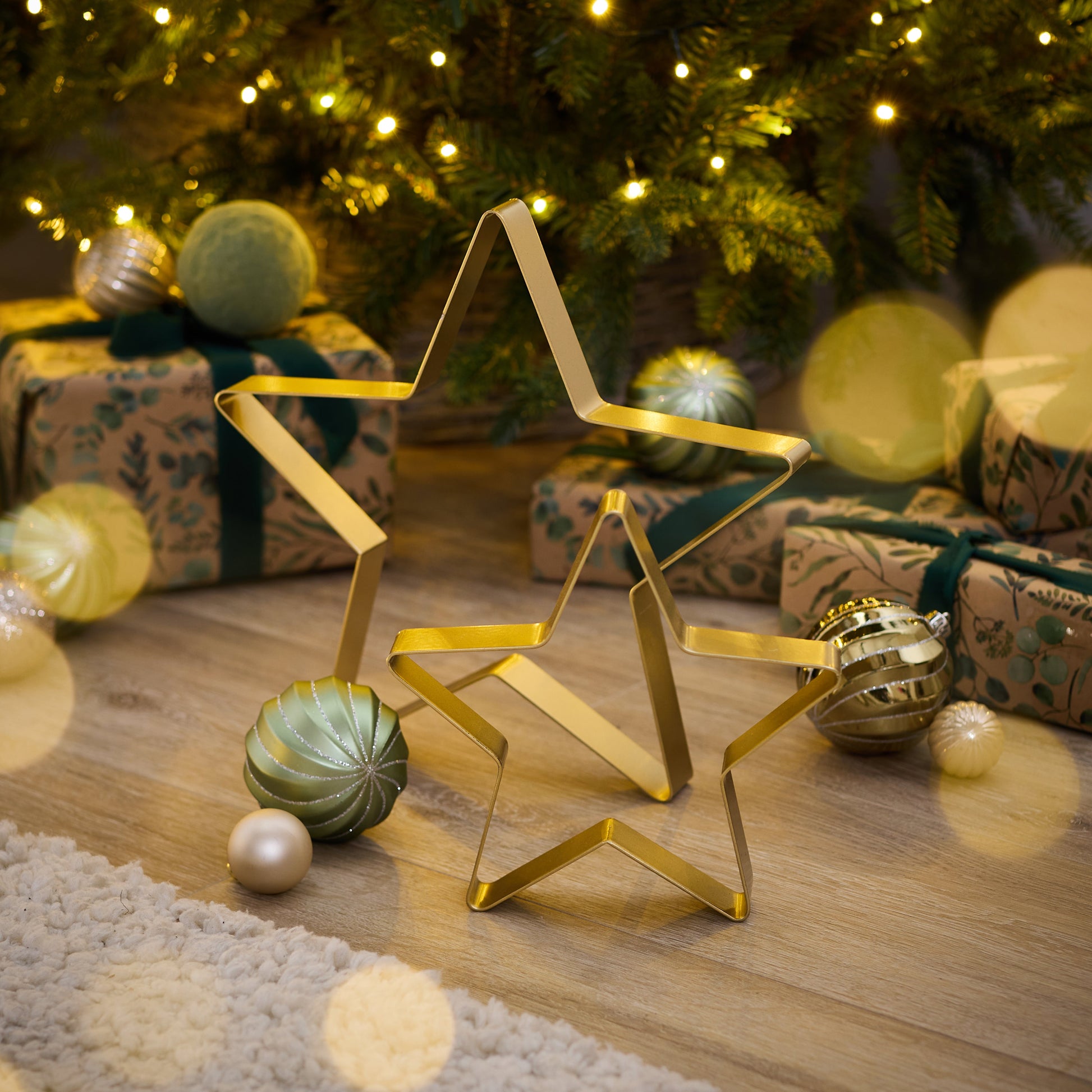Falun Metal Standing Star Ornament - Set of 2 - Gold -Laura James