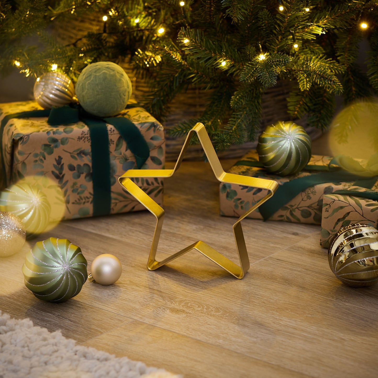 Falun Metal Standing Star Ornament - Set of 2 - Gold -Laura James