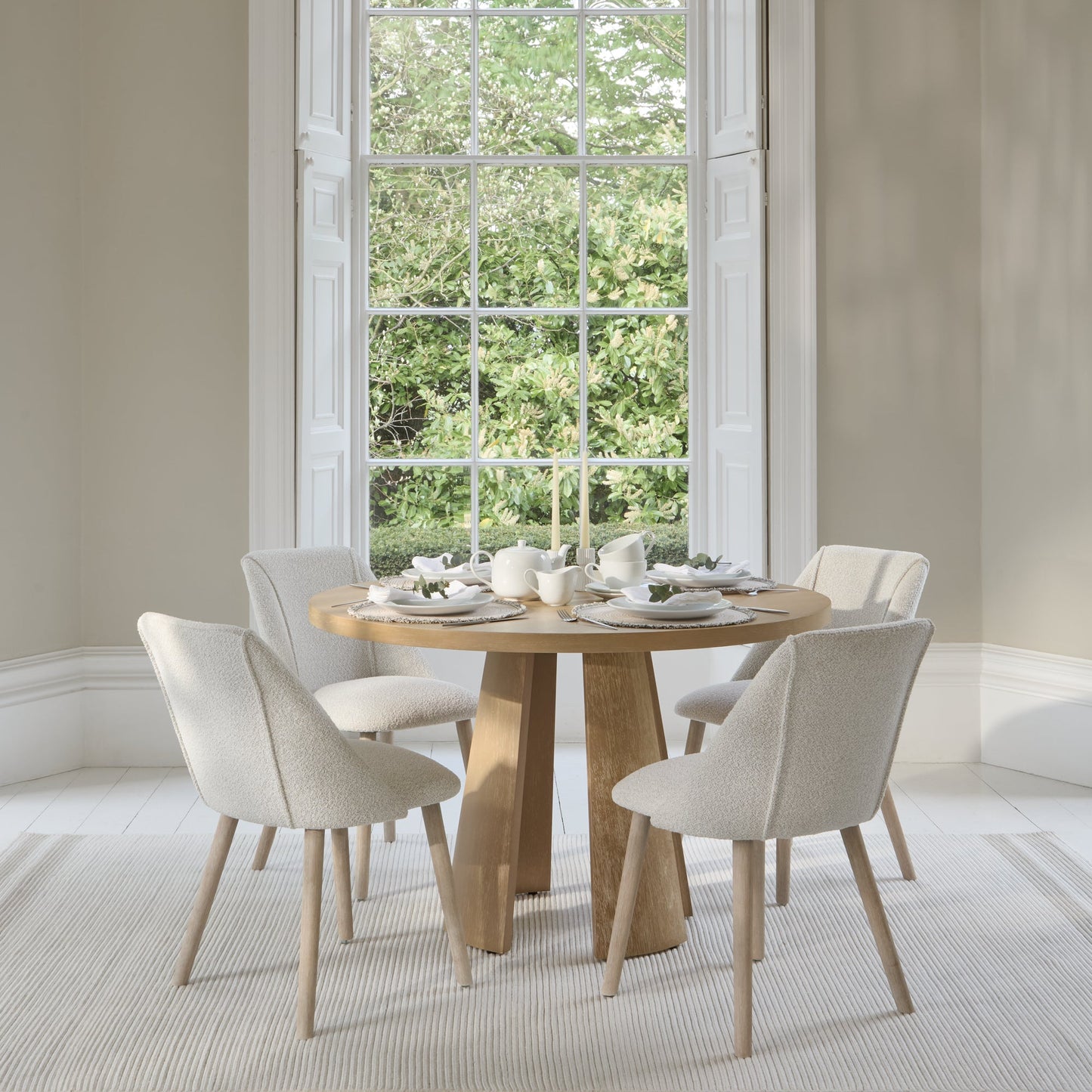 Farren Whitewash Oak Round Dining Table Set - 4 Seater - Freya Oat Boucle Dining Chairs - Whitewash Oak Legs