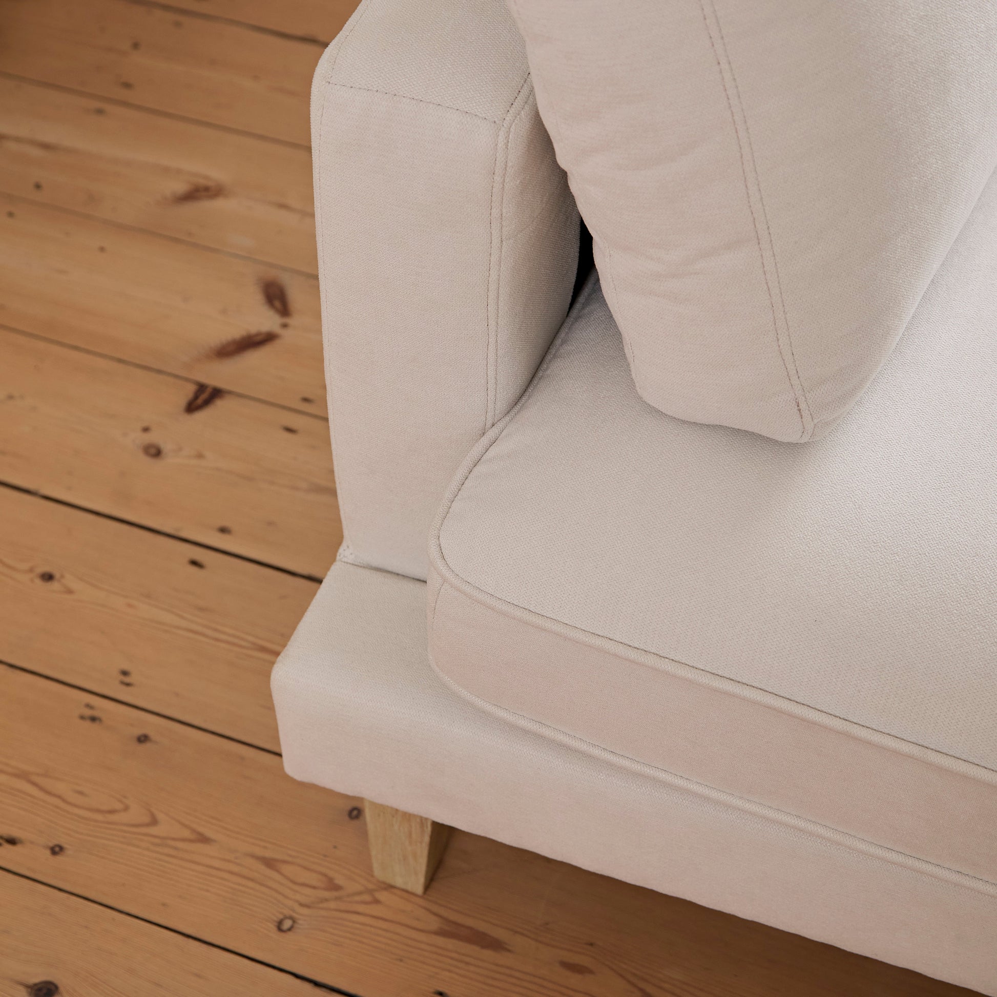 Gillian 3 Seater Large Corner Sofa - Ivory with Whitewash Legs - Laura James 