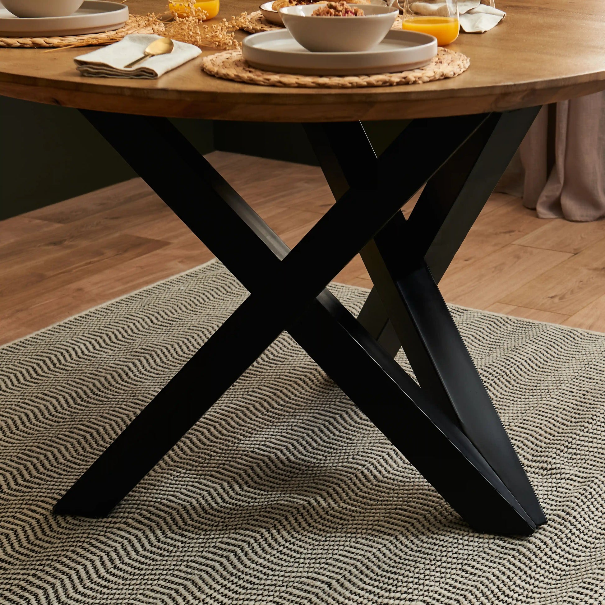 Levi Round Chalked Mango Wood Dining Table with Black Legs - Laura James – Laura James Ireland