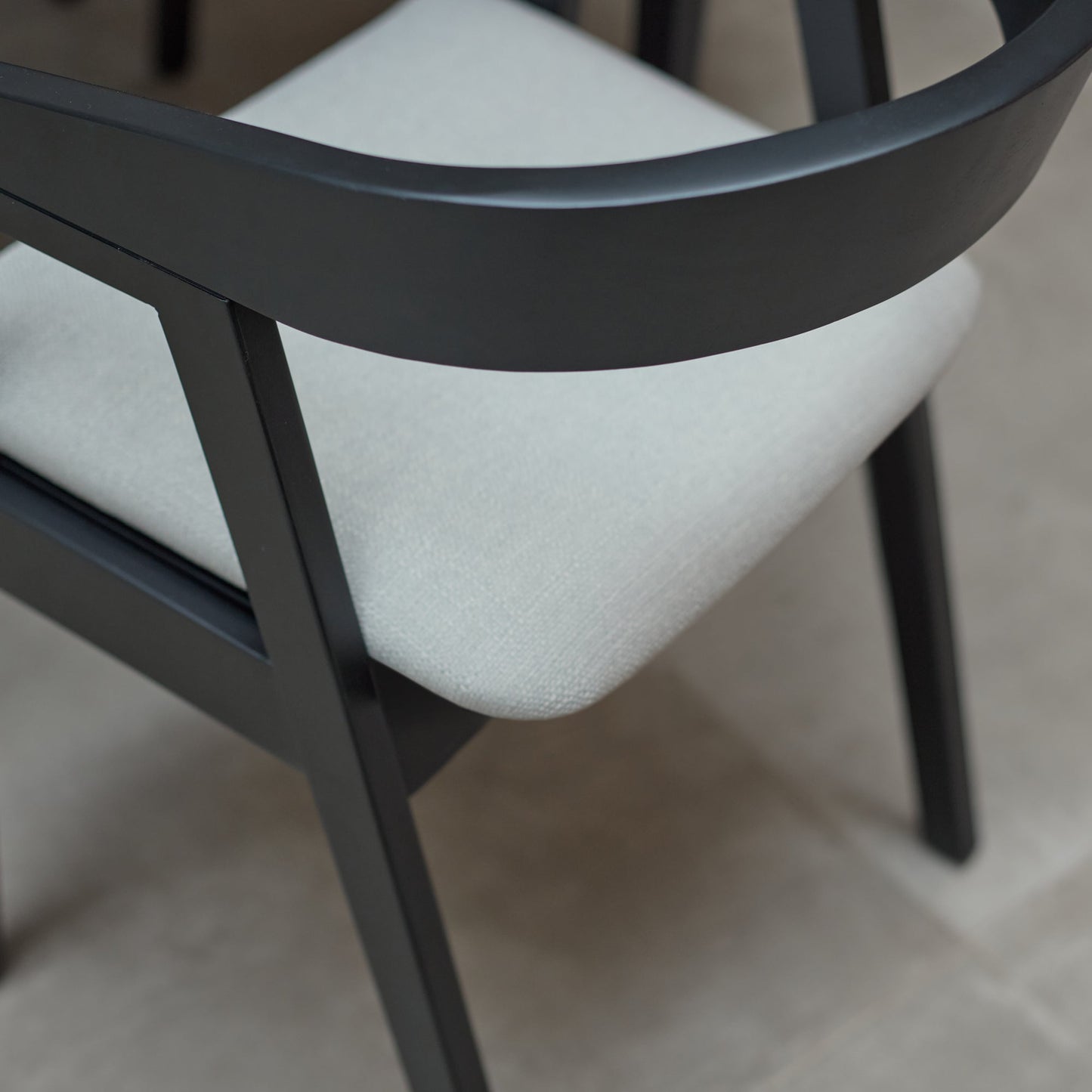 Ella_Carver_Dining_Chairs_Set_of_2_Black_Oak_Fawn_Linen-14_e9901277-779a-40b4-b202-fd1829234030 - Laura James