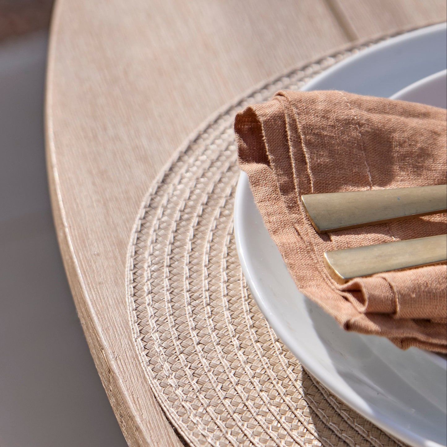 Shiro 120cm Round Table and 4x Nala Dining Chairs - Laura James