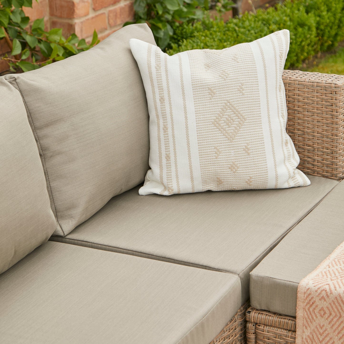 Weston 4 Seater Rattan Garden Corner Sofa Set with Cream LED Premium Parasol - Natural Weave
