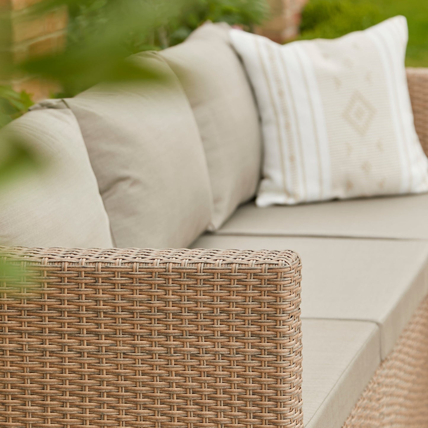 Weston 4 Seater Rattan Garden Corner Sofa Set with Cream LED Premium Parasol - Natural Weave