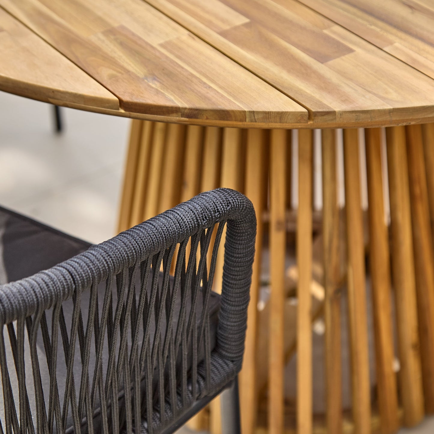 Willow 4 Seater Natural Wood Round Garden Dining Set - Hali Black Chairs - Laura James 