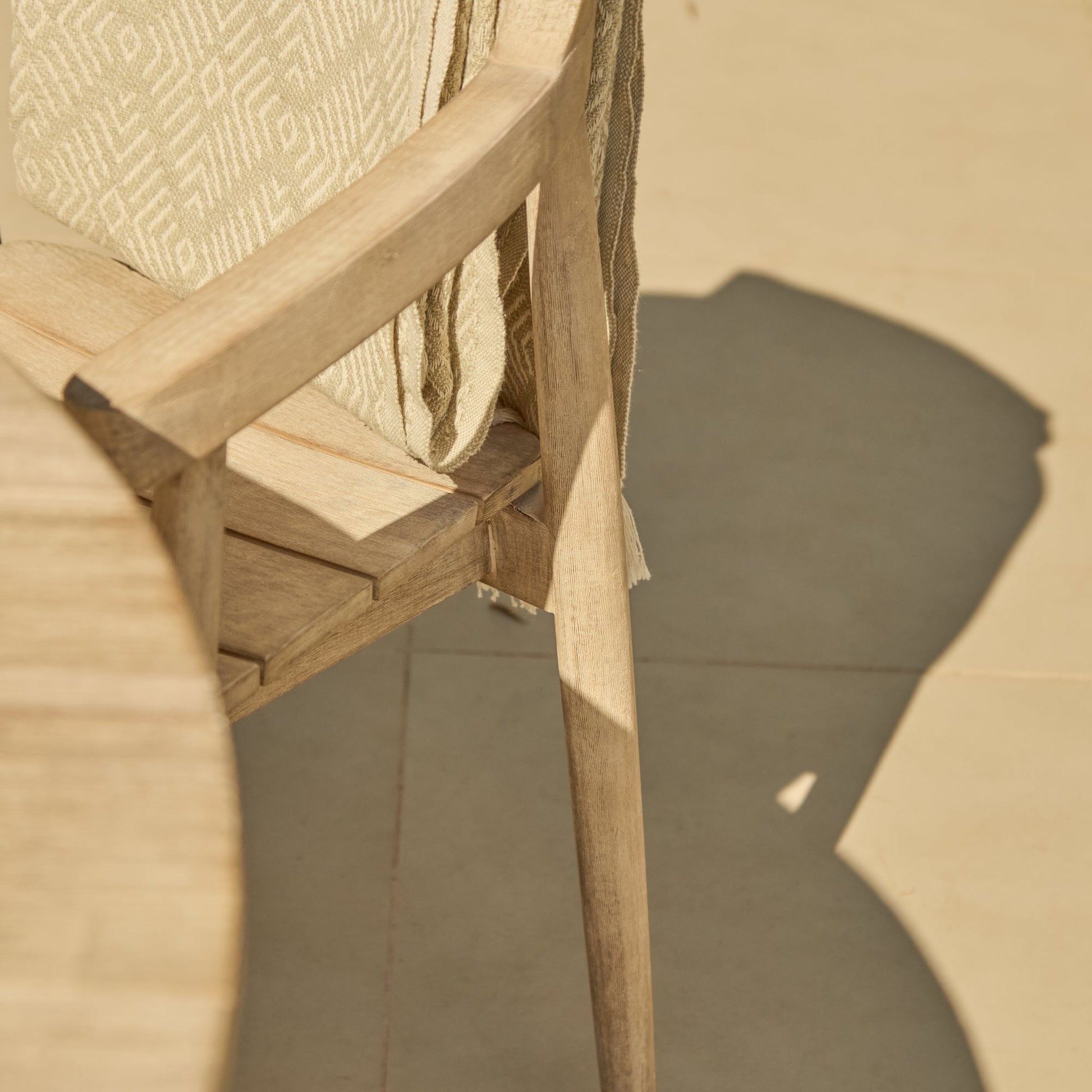 Willow 4 Seater Round Garden Dining Set with Elowen Chairs - Laura James