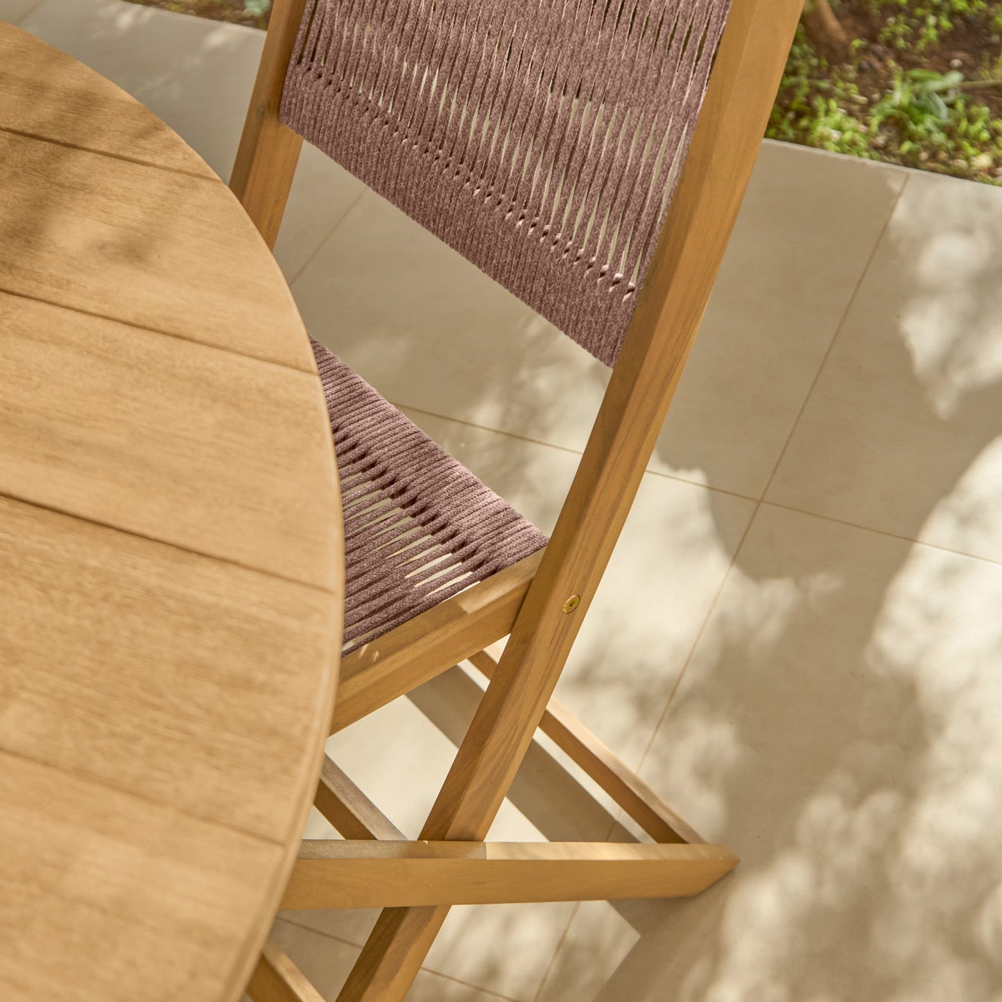 Willow 4 Seater White Acacia Round Garden Dining Set with Cove Pink Rope Chairs - Laura James