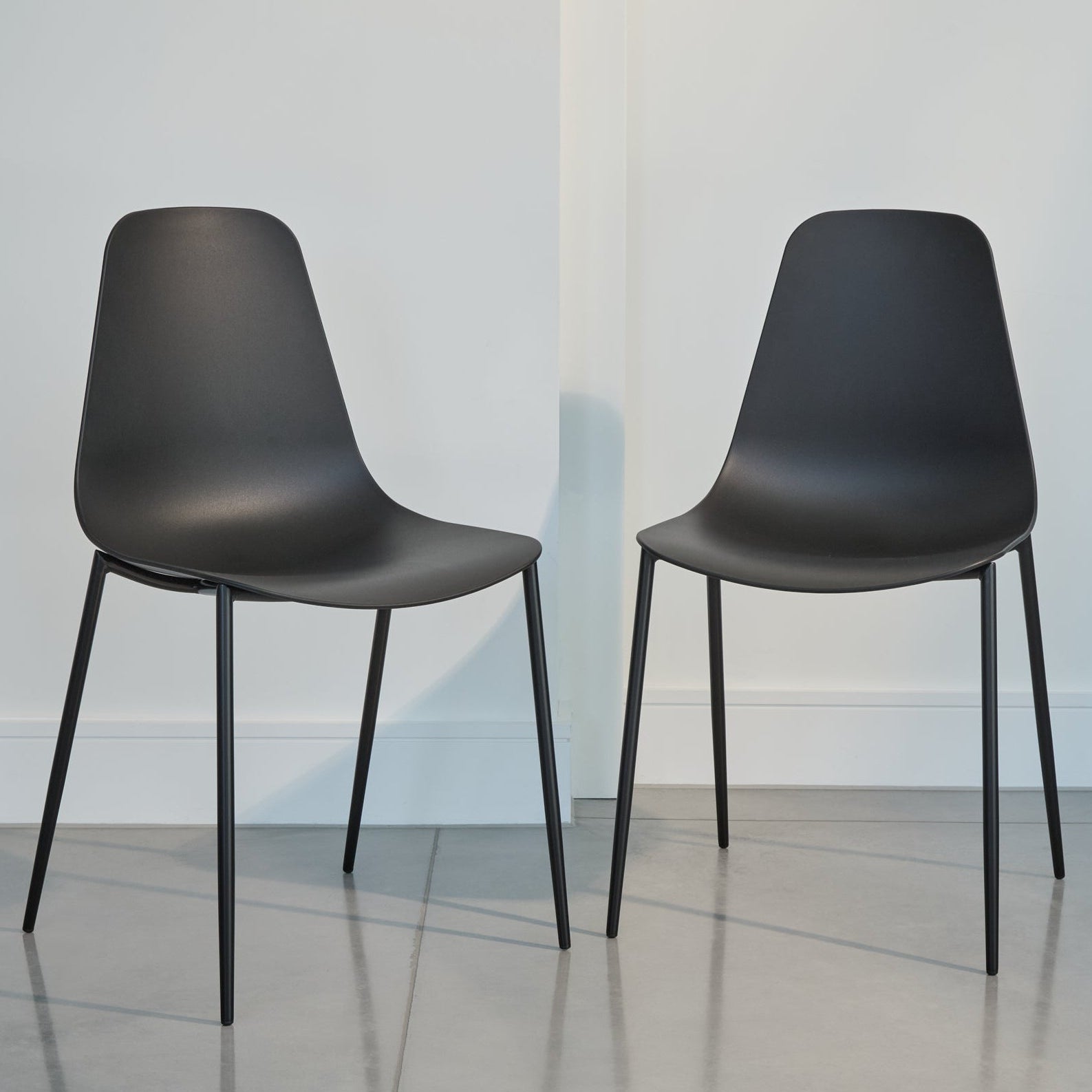 Wren Dining Chair - Set of 4 - Black - Laura James 