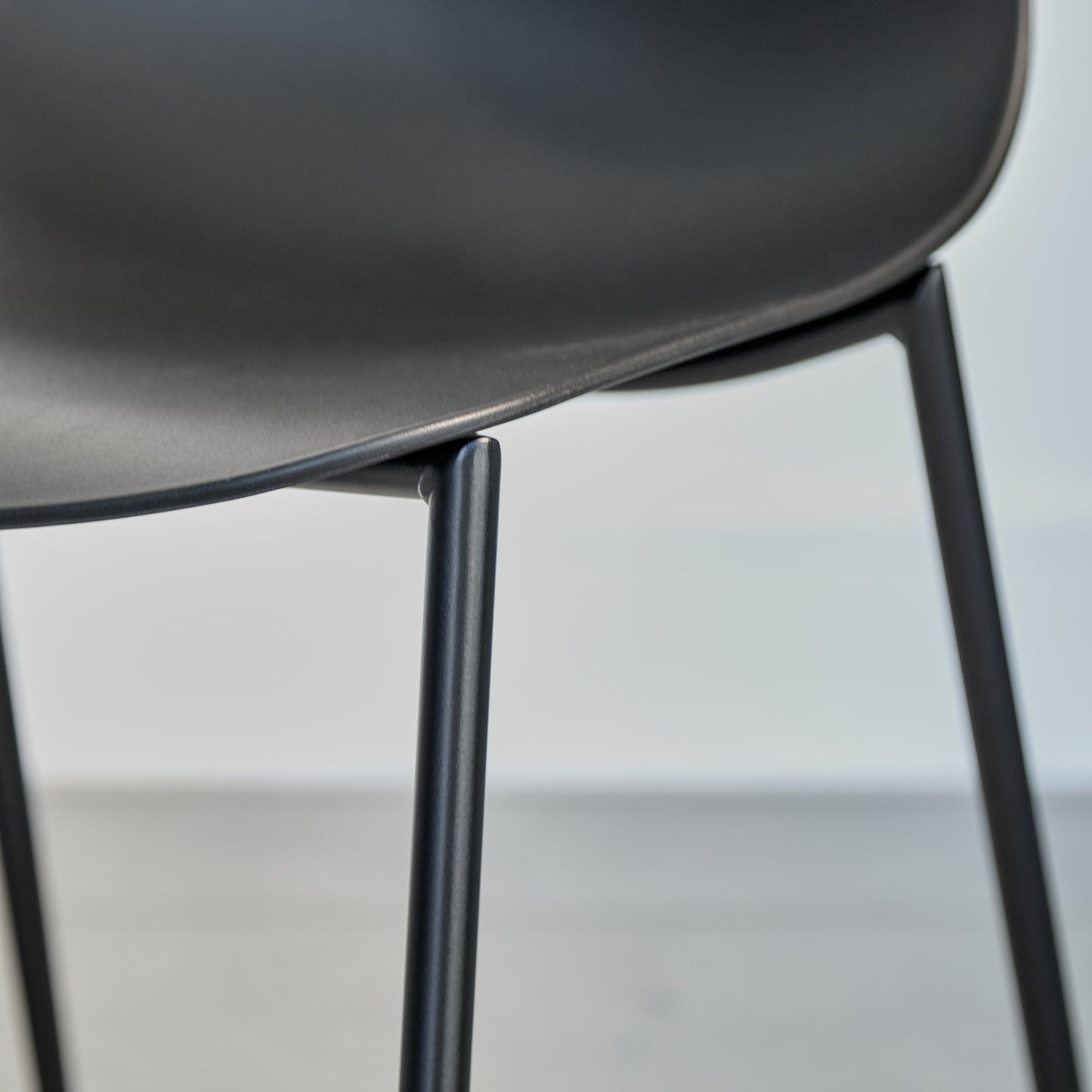Wren Dining Chair - Set of 4 - Black - Laura James 