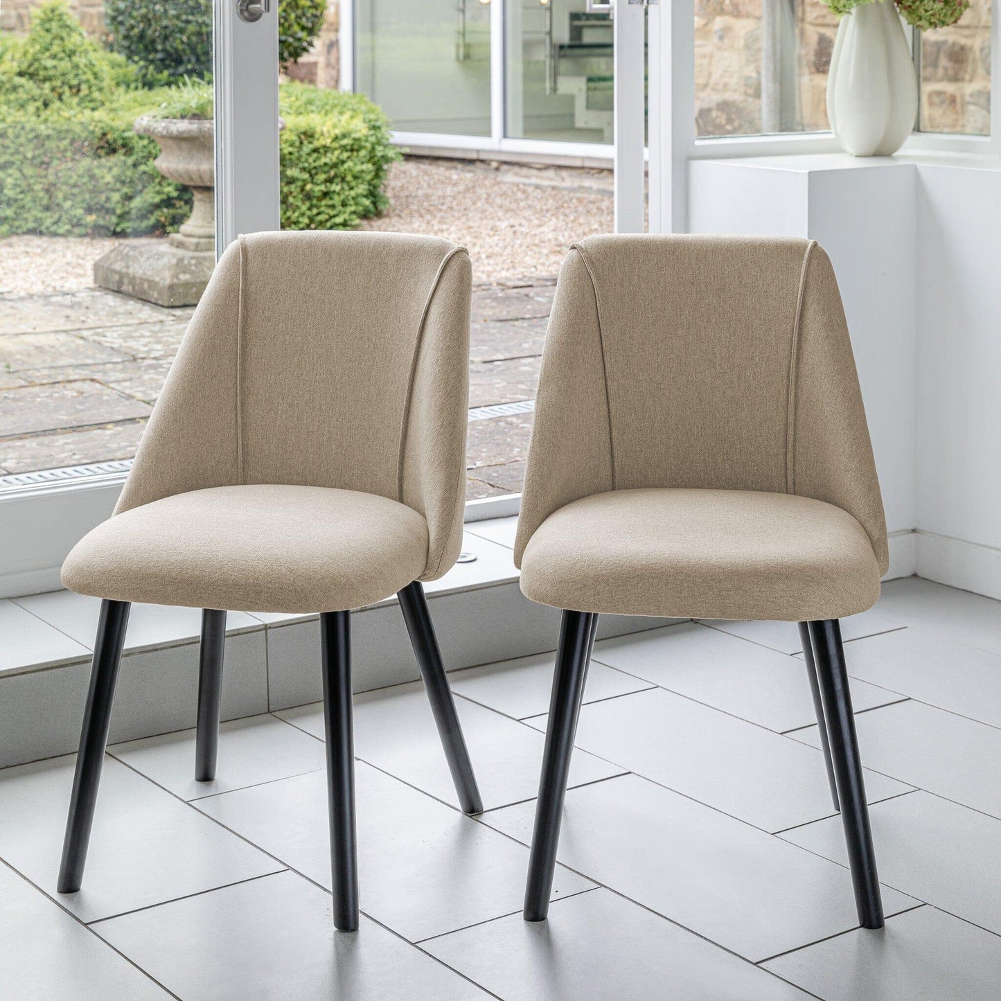 Amelia Extendable Black Dining Table Set - 6 Seater - Freya Oatmeal Dining Chairs With Black Legs