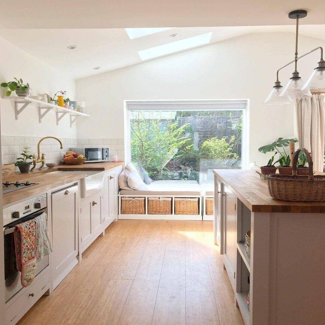 Fyfield 2 Seater Hallway Storage Bench with Storage - White