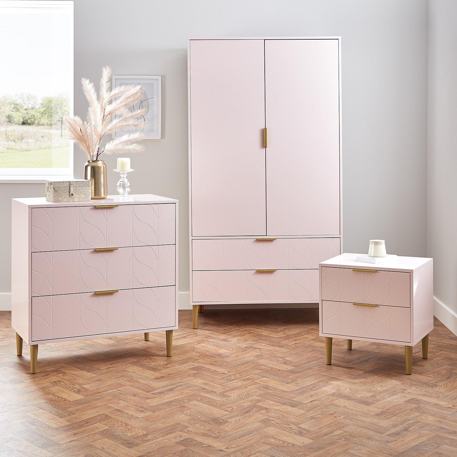 Gloria 3 piece bedroom furniture set - 3 drawers Gloria 3 piece bedroom furniture set - 3 drawers