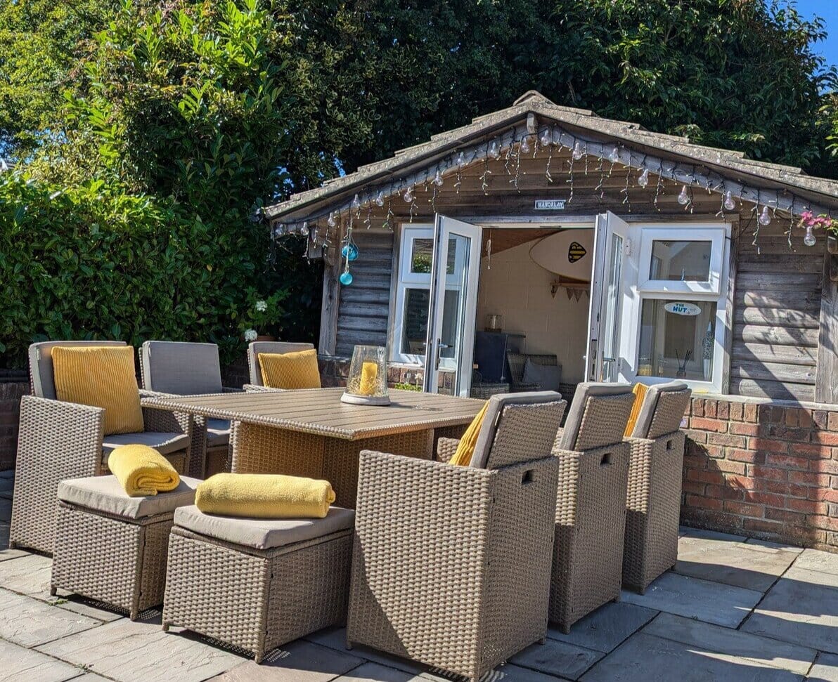 10 Seater Rattan Cube Outdoor Dining Set with Grey Parasol- Natural Brown Weave Polywood Top