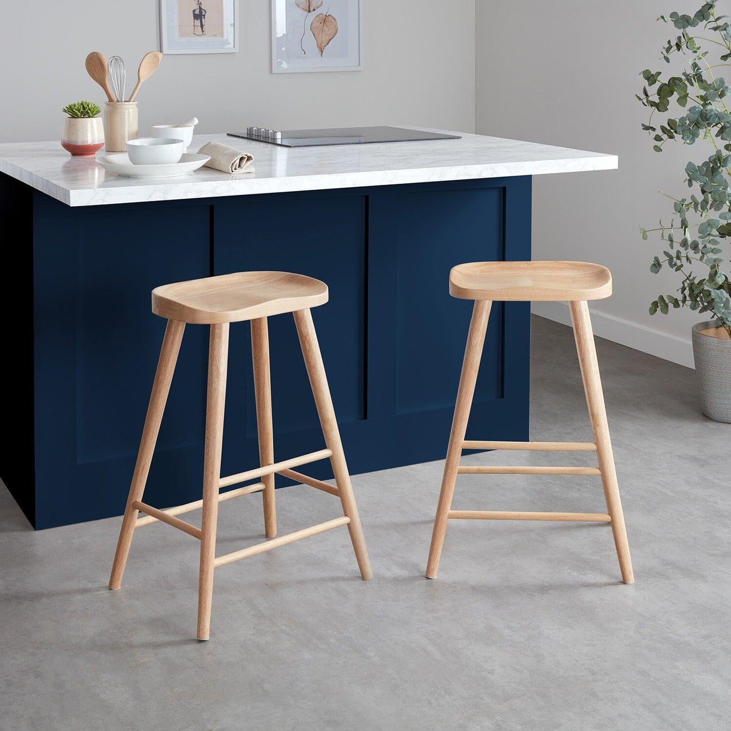 Silvester bar stool - classic oak - Laura James