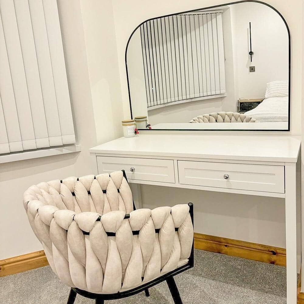 modern white dressing tables 43.3" Modern Minimalist white/black Makeup Dressing Table with Mirror And Lamp, White