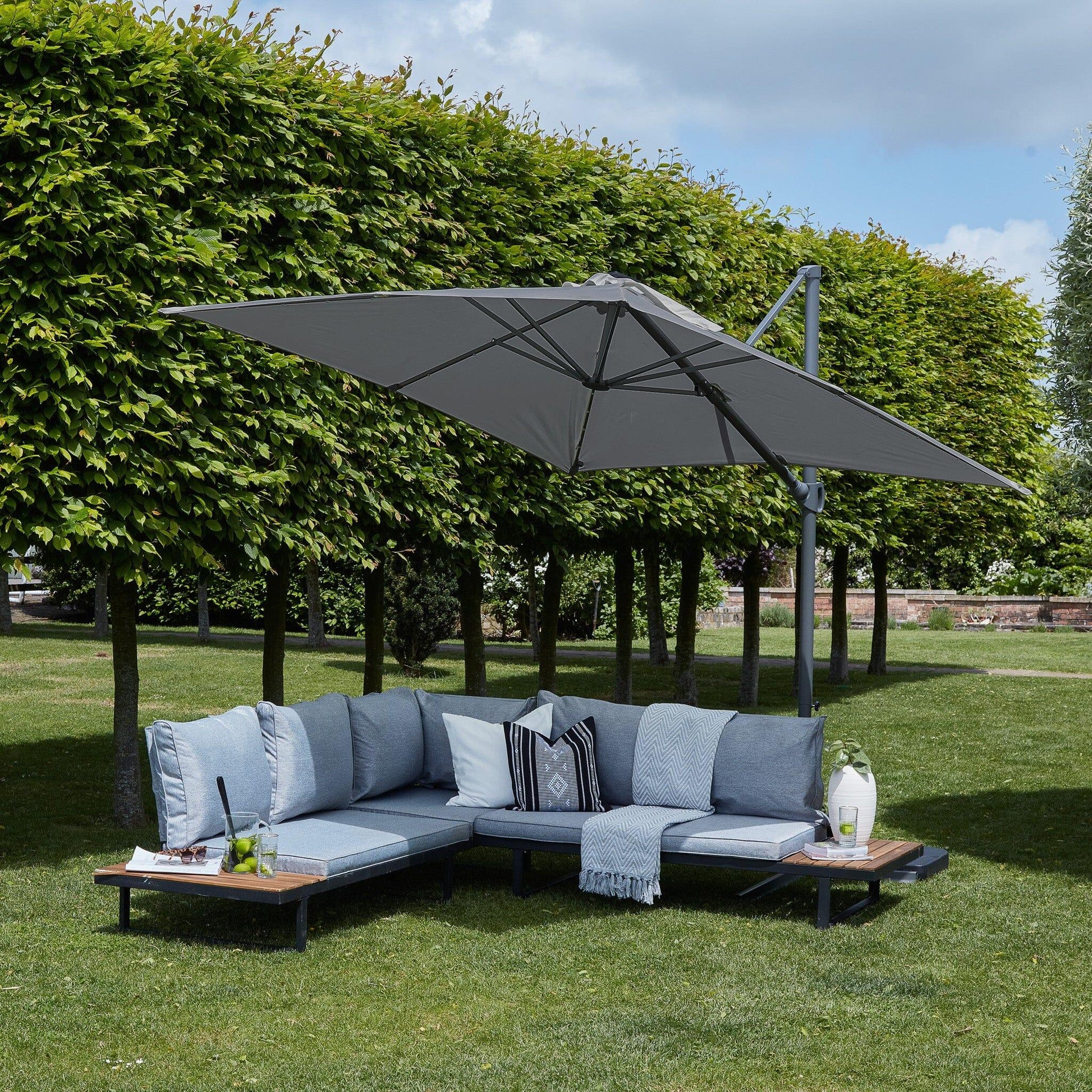 florabest patio umbrella FLAME&SHADE 9ft Half ensuring it can withstand winds up to 20 mph Luxury Patio Umbrellas for Home