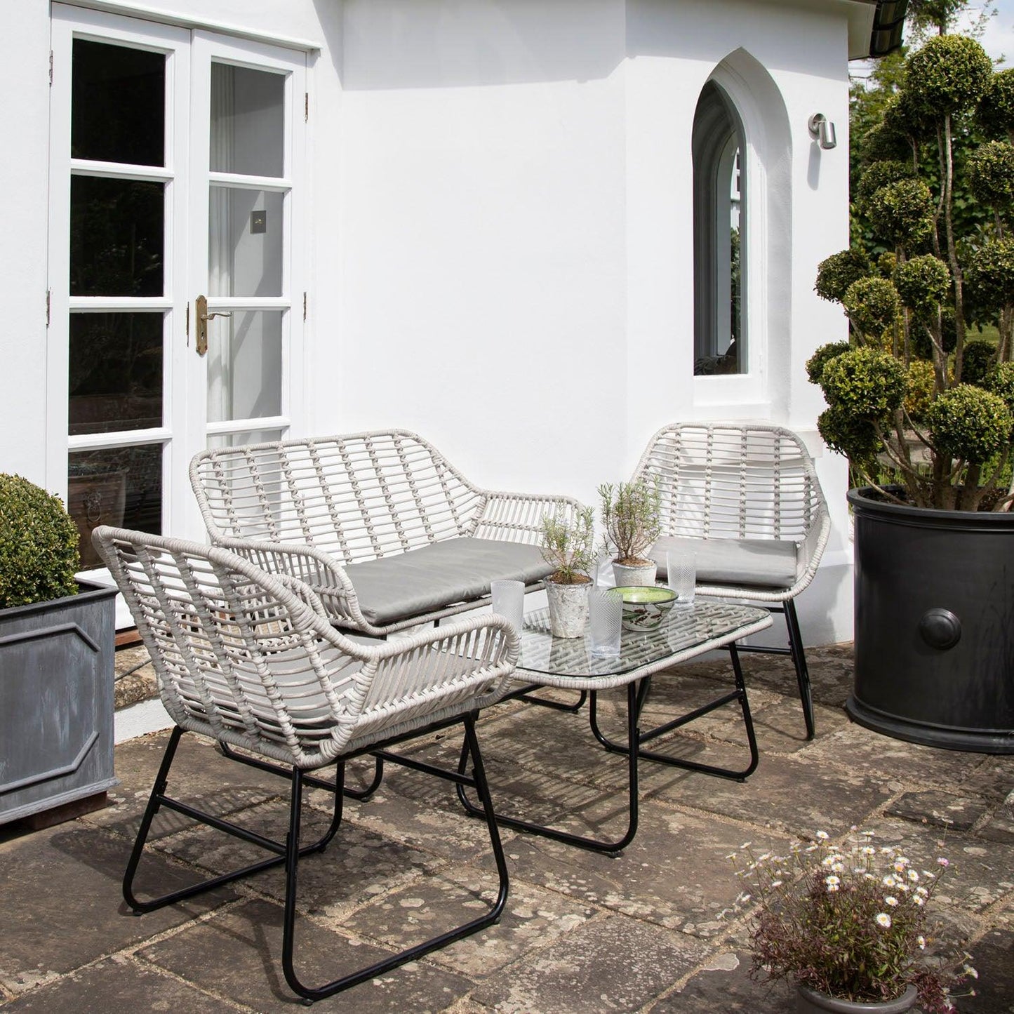 Wick rattan sofa set with cream LED premium parasol - light grey - Laura James