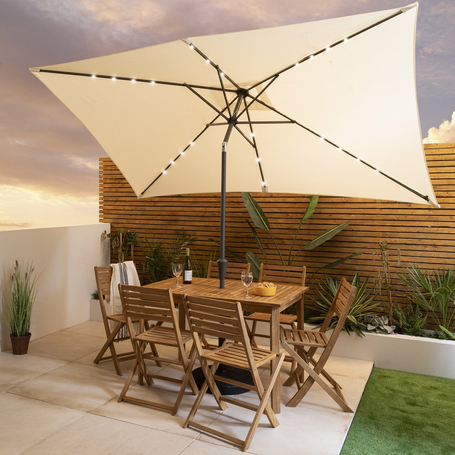 Ackley wooden garden furniture – 6 seater outdoor dining set with cream premium parasol
