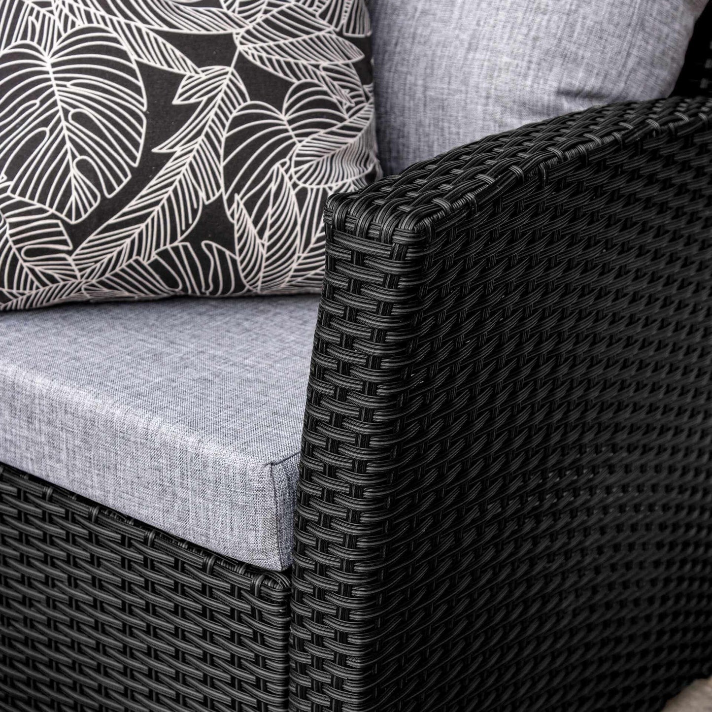 Cote garden sofa set - LED cantilever parasol - 4 seater - black rattan