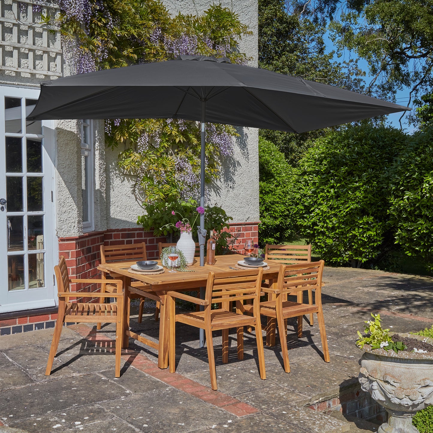 Aspen Table 6 Seater Dining Set with Grey Parasol - 140-200cm