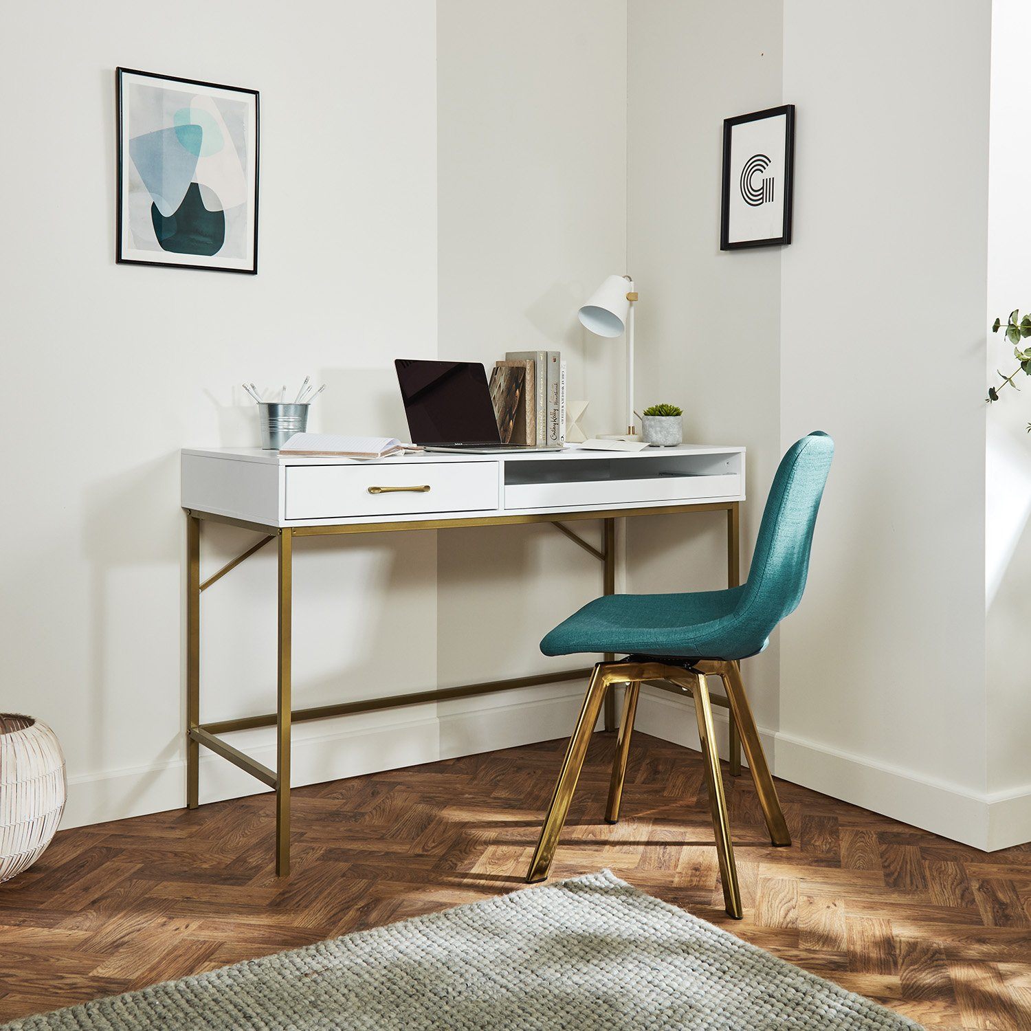 White desk for on sale small room