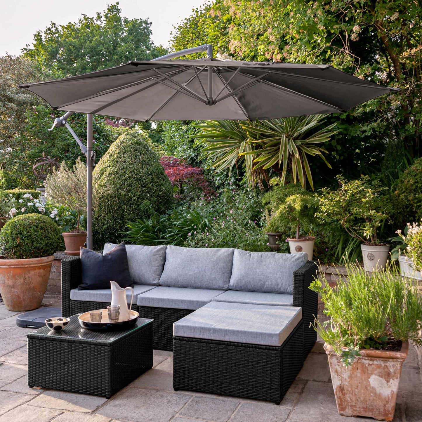 Weston 4 Seater Rattan Corner Sofa Set with Lean Over Parasol and Base - Black Weave